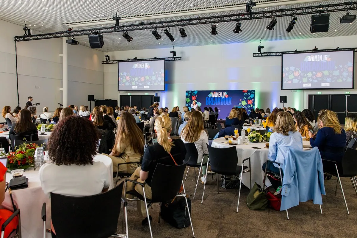Women in Breakbulk event connects women leaders across project cargo and heavy lift logistics