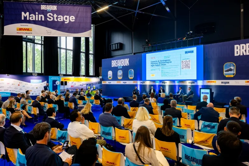 Breakbulk Europe stage shares project cargo and heavy lift insights with industry professionals