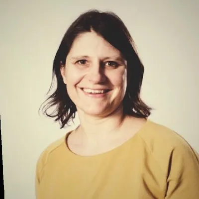 Esther Roth