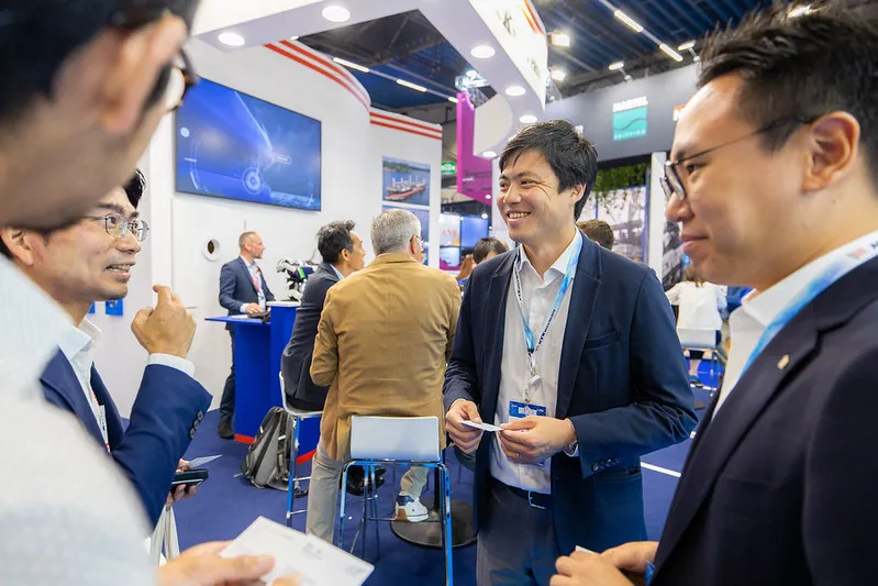 Breakbulk Europe attendees networking with project cargo and logistics professionals.