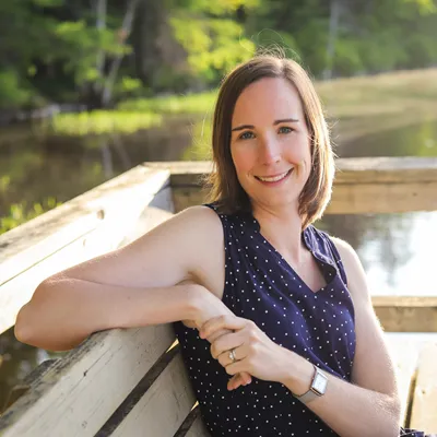 Jennifer Holmes