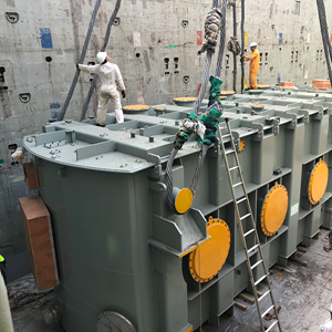 AAL loads a Toshiba transformer at Shanghai, bound for a wind project in Victoria, Australia. Credit: AAL Shipping (AAL)